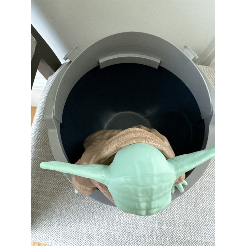 Star Wars The Mandalorian & Grogu Movie Hover Pram Popcorn Bucket AMC IN HAND - Picture 3 of 5